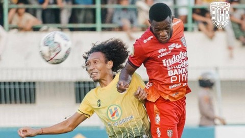 Bali United melawan Barito Putera di pertandingan lanjutan Liga 1. Foto: Instagram/@baliunitedfc