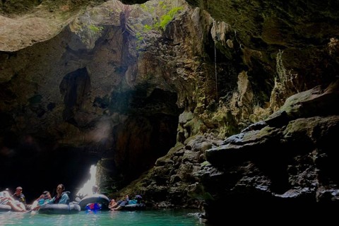 Objek wisata Gua Pindul, salah satu wisata binaan BCA di Kabupaten Gunungkidul, Daerah Istimewa Yogyakarta, Jumat (19/8/2022). Foto: Haya Syahira/kumparan