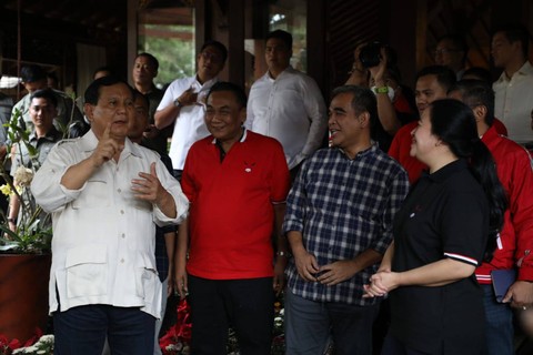Ketua Umum Gerindra Prabowo Subianto melakukan pertemuan dengan Ketua DPP PDIP Puan Maharani di Hambalang, Bogor, Minggu (4/9). Foto: Aditia Noviansyah/kumparan