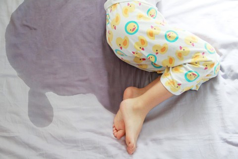 Ilustrasi mimpi basah yang dialami anak laki-laki saat memasuki pubertas. Foto: Mama Belle and the kids/Shutterstock