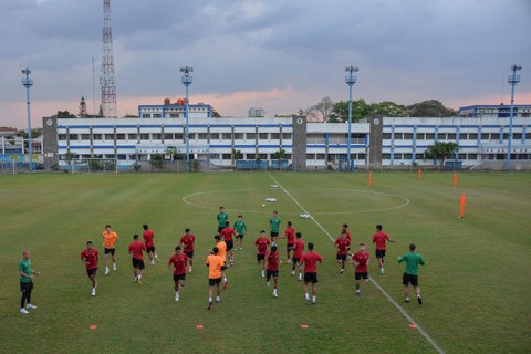 Sejumlah pemain Timnas Indonesia menjalani pemusatan latihan di Stad... </div>
<div class=