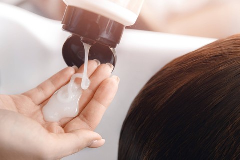 Ilustrasi kondisioner rambut. Foto: Shutterstock