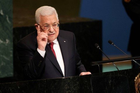Presiden Palestina Mahmoud Abbas berpidato di Sidang Umum PBB ke-77 di markas besar PBB di New York City, New York, AS, Jumat (23/9/2022). Foto: Caitlin Ochs/REUTERS