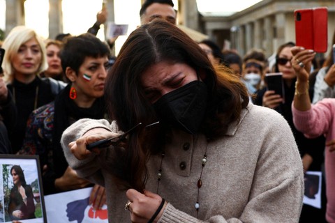 Rapper di Iran Ditangkap karena Protes Kematian Mahsa Amini, Disidang Tertutup (1)