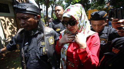 Artis Roro Fitria hadir dalam sidang perceraian di Pengadilan Agama Jakarta Selatan, Jakarta, Selasa, (27/9/2022). Foto: Agus Apriyanto