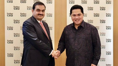 Menteri BUMN Erick Thohir bertemu Chairman Adani Group Gautam Adani di Singapura. Foto: Kementerian BUMN