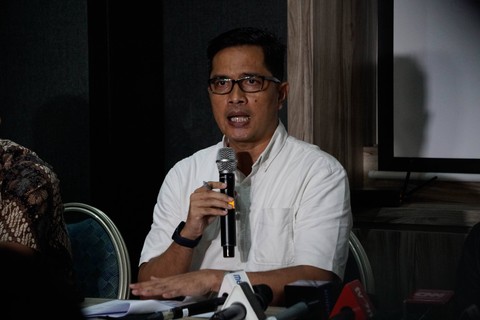 Pengacara Putri Candrawati, Febri Diansyah memberikan keterangan kepada wartawan di Jakarta, Rabu (28/9/2022). Foto: Jamal Ramadhan/kumparan