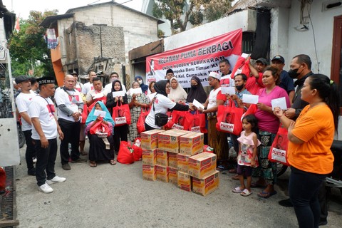 Relawan Puan Mulai Bergerak, Temui dan Bantu Korban Kebakaran di Kemayoran