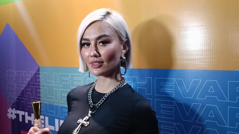 Agnez Mo dalam pembukaan restoran Senovarti, di kawasan Senopati, Jakarta Selatan, Minggu (2/10/2022). Foto: Giovanni/kumparan