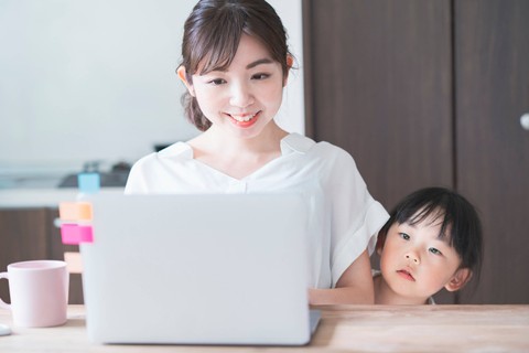 Ilustrasi Working Mom. Foto: Shutterstock