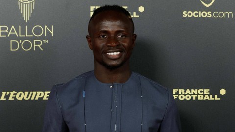 Pemain Bayern Muenchen Sadio Mane sebelum penghargaan Ballon d'Or 2022 di Teater Chatelet, Paris, Prancis Senin (17/10/2022). Foto: Benoit Tessier/Reuters
