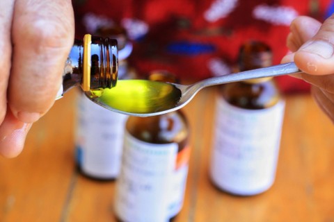 Ilustrasi obat sirup. Foto: Shutterstock