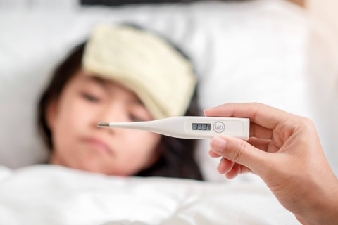 Ilustrasi Anak Demam Foto: Shutterstock