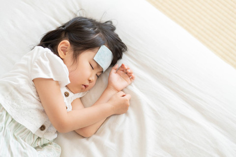 Ilustrasi Anak Demam Foto: Shutterstock