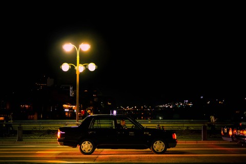 Ilustrasi suasana sepi di malam hari. Foto: peng_ch/Shutterstock