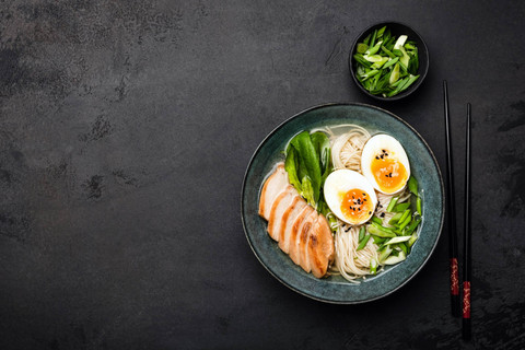 Ilustrasi ramen. Foto: Vladislav Noseek/Shutterstock