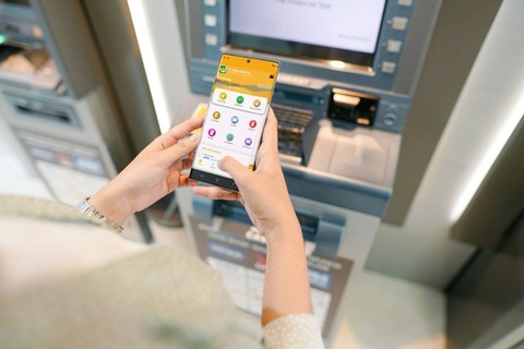 Ilustrasi transaksi ATM Bank KB Bukopin. Foto: Dok. Bank KB Bukopin
