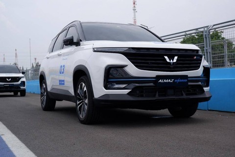 Wuling Almaz Hybrid. Foto: Aditya Pratama Niagara/kumparan