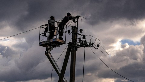 Rusia Serang Infrastruktur Listrik, Ukraina Pastikan Pasokan Masih Terkendali