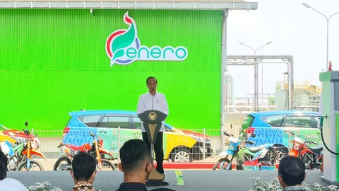 Presiden Jokowi kunjungan kerja ke  Pabrik Bioetanol PT. Enero PTPN X Jalan Raya Gempolkerep, Kecamatan Gedeg, Mojokerto, Jawa Timur pada Jumat (4/11/2022). Foto: Farusma Okta Verdian/kumparan