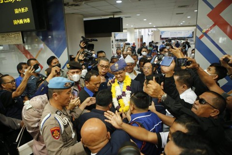 Saat Anies Disambut Lautan Massa di Medan: Luar Biasa, Saya Merasa Terhormat (2)