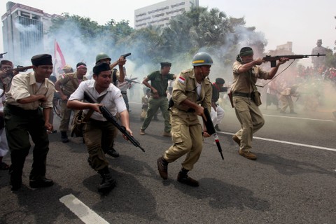 Foto: Kemeriahan Parade Surabaya Juang Peringati Hari Pahlawan