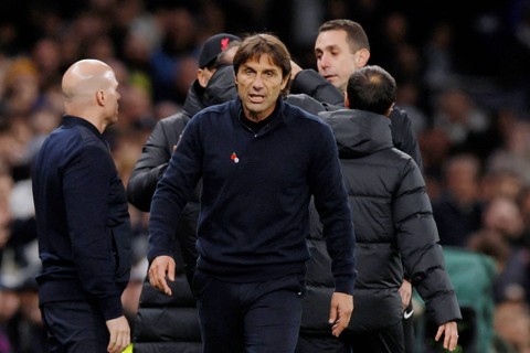 Manajer Tottenham Hotspur Antonio Conte saat laga Tottenham Hotspur vs Liverpool di Tottenham Hotspur Stadium, London, Inggris, Minggu (6/11/2022). Foto: Action Images via Reuters/Andrew Couldridge