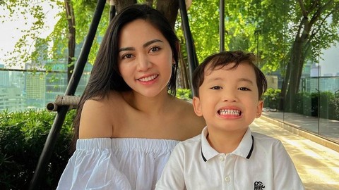 Rachel Vennya dan Xabiru. Foto: Instagram/@rachelvennya