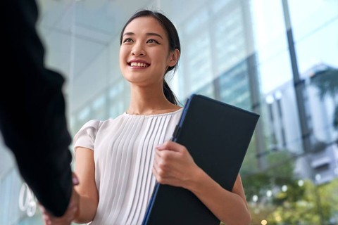 Ilustrasi perempuan karier. Foto: Shutter Stock