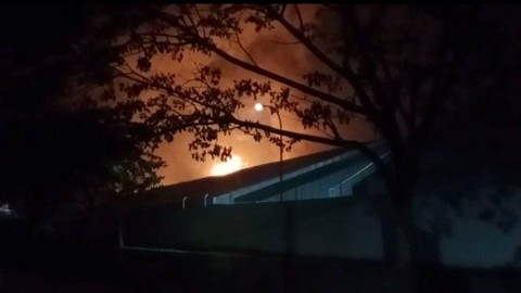 Pabrik Gudang Garam di Kediri Terbakar (1)