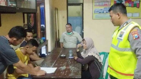 Viral, 2 Pedagang di Bojonegoro Cekcok Rebutan Lapak, Polisi Turun Tangan (2)