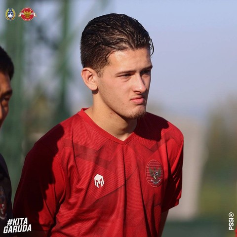 Justin Hubner jalani latihan perdana bersama Timnas U-20 Indonesia, Kamis (10/11) malam WIB. Foto: PSSI