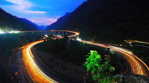 Ilustrasi perjalanan darat. Foto: Shutter Stock