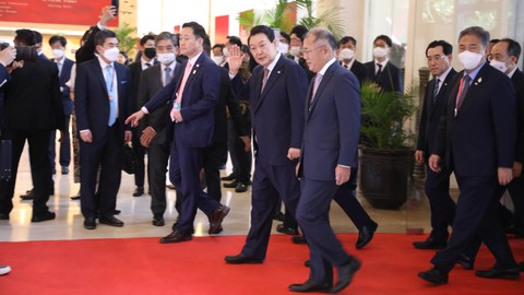 Presiden Korsel Bertemu Jokowi di Sela B20: Saya Senang Sudah 3 Kali Bertemu (1)