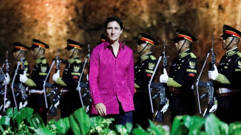 Perdana Menteri Kanada Justin Trudeau tiba untuk menghadiri jamuan makan malam selama KTT G20 di kawasan Taman Budaya Garuda Wisnu Kencana (GWK) Badung, Bali, Selasa (15/11/2022).   Foto: WILLY KURNIAWAN / POOL / AFP