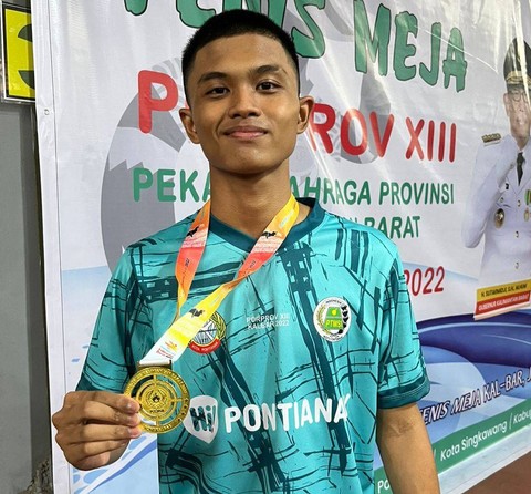 Tim Tenis Meja Beregu Putra Kota Pontianak Raih Medali Emas di Porprov Kalbar