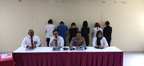 Polda Sumsel Bongkar Bisnis Prostitusi Online di MiChat 