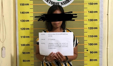 Ibu Rumah Tangga di Jambi Kedapatan Transaksi Narkoba dalam Rumah