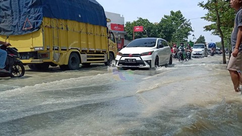 Banjir Makin Parah, Jalan Nasional Bojonegoro-Babat Tergenang