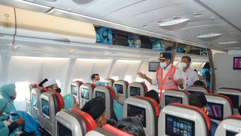 Menhub Tinjau Penerbangan 375 Jemaah Umrah dari Bandara Kertajati