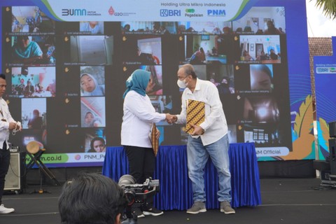 PNM Gelar Pesta Nasabah Mikro Binaan di Makassar (2)