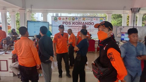BPBD Kuningan Bantu Dirikan Tenda Darurat Bagi Pengungsi Gempa Cianjur (1)