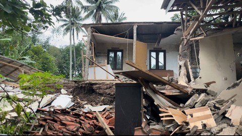 Korban Tewas Akibat Gempa Cianjur Jadi 327 Orang, 108.720 Mengungsi (1)