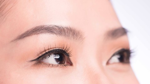 Ilustrasi eyeliner. Foto: Makistock/Shutterstock