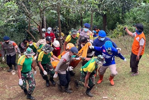 Korban Tewas Akibat Gempa Cianjur Jadi 327 Orang, 108.720 Mengungsi