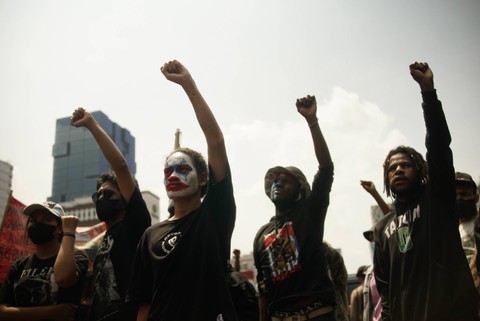 Mahasiswa Asal Papua Bentrok dengan Polisi saat Demo di Patung Kuda (3)