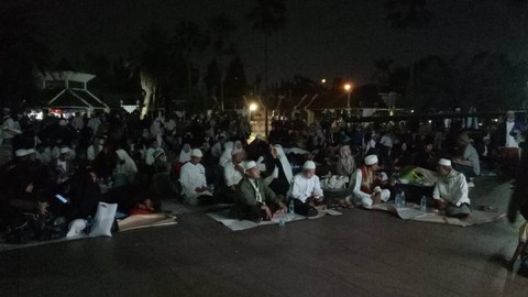 Peserta Reuni 212 Mulai Berdatangan ke Masjid At-Tin (1)