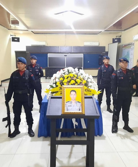 Jenazah Bripda Gilang Aji Prasetyo yang Gugur Sampai di Makosat Brimob Lampung (1)