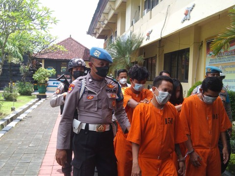 Pasutri di Bali Diringkus Polisi Gara-gara Mencopet HP Milik Bule Australia (1)