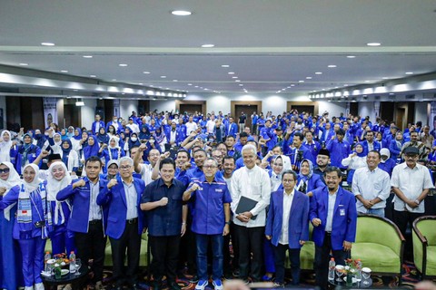 Ganjar soal PAN Jateng Dukung Nyapres: Antarpartai Pasti Bicara, Ketum Putuskan (1)